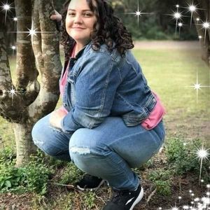 Meet your Posher, Dena